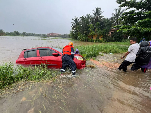 Car drown in flood